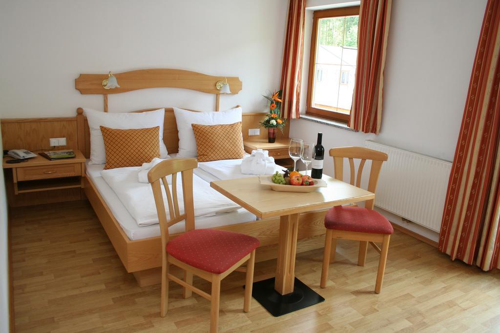 Hotel Alpenrose Mühlbach am Hochkönig Zimmer foto
